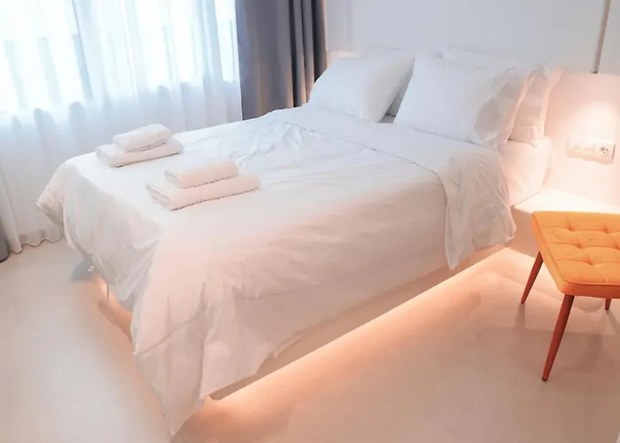 The Lot Luxury * Soluň