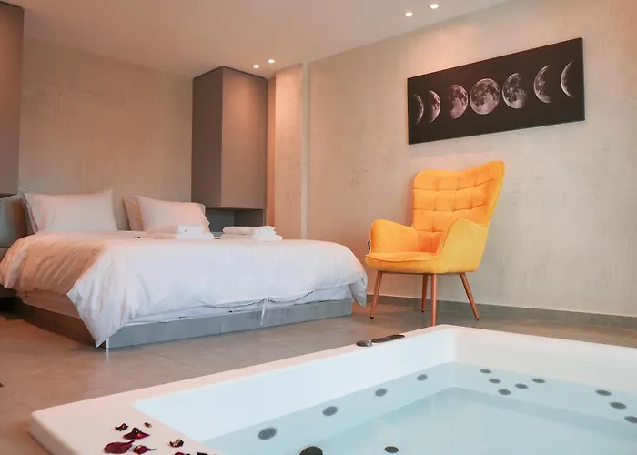 The Lot Luxury Salonic